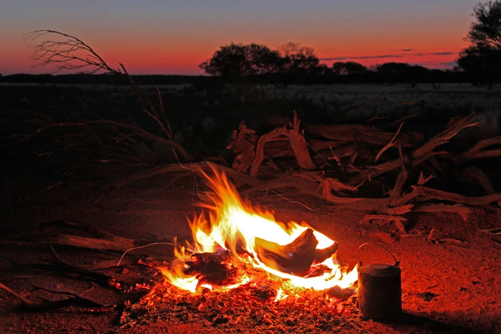 Znaleźli najstarsze ślady kontrolowanego ognia w Europie. Pochodzą sprzed 400 tys. lat Marek Tomalik od lat prowadzi inspirujące rozmowy. Te przy ogniskach w Australii były niezapomniane