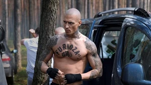 Mateusz Damięcki w scenie z "Furiozy"