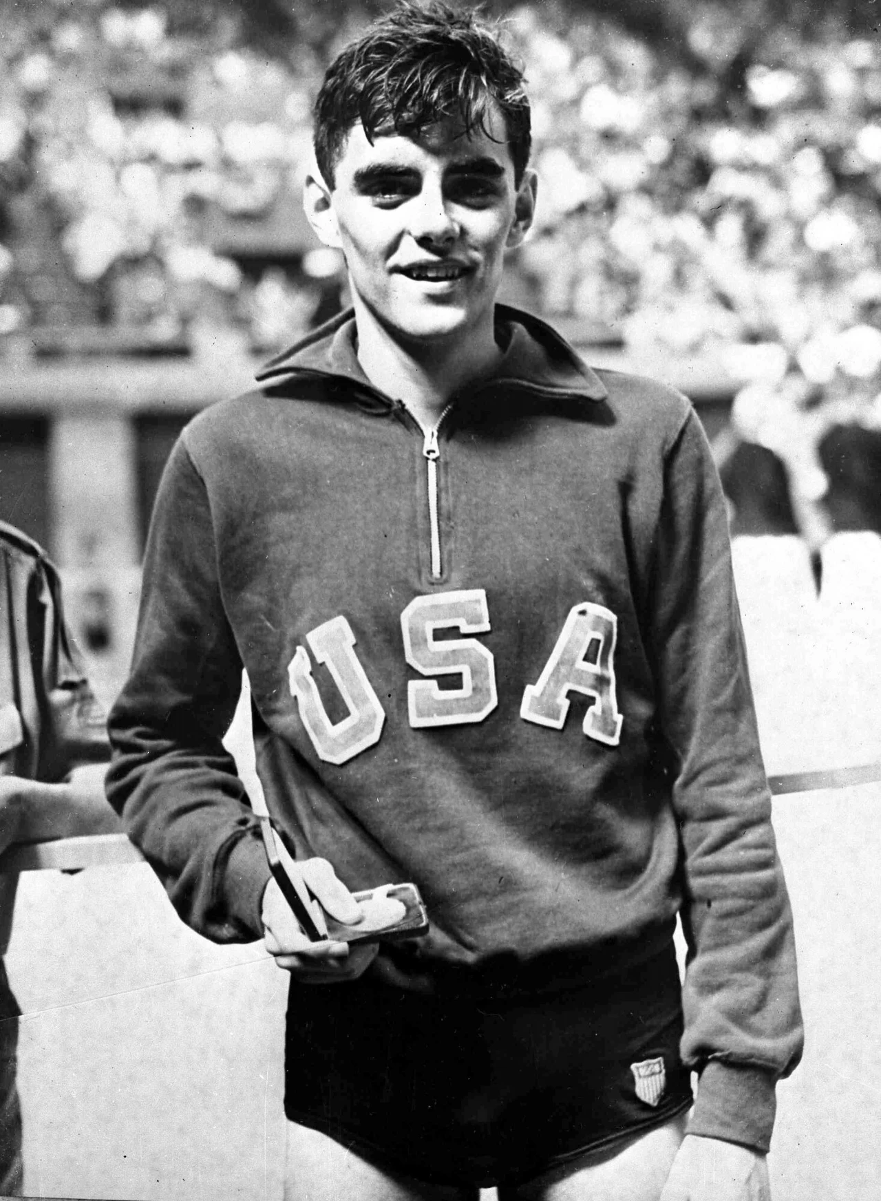 James McLane 13.09.1930 - 13.12.1920 Był uzdolnionym pływakiem. Dwukrotnie reprezentował USA na igrzyskach olimpijskich - w 1948 roku w Londynie i cztery lata później w Helsinkach. Do domu przywiózł cztery medale - trzy złote i jeden srebrny.