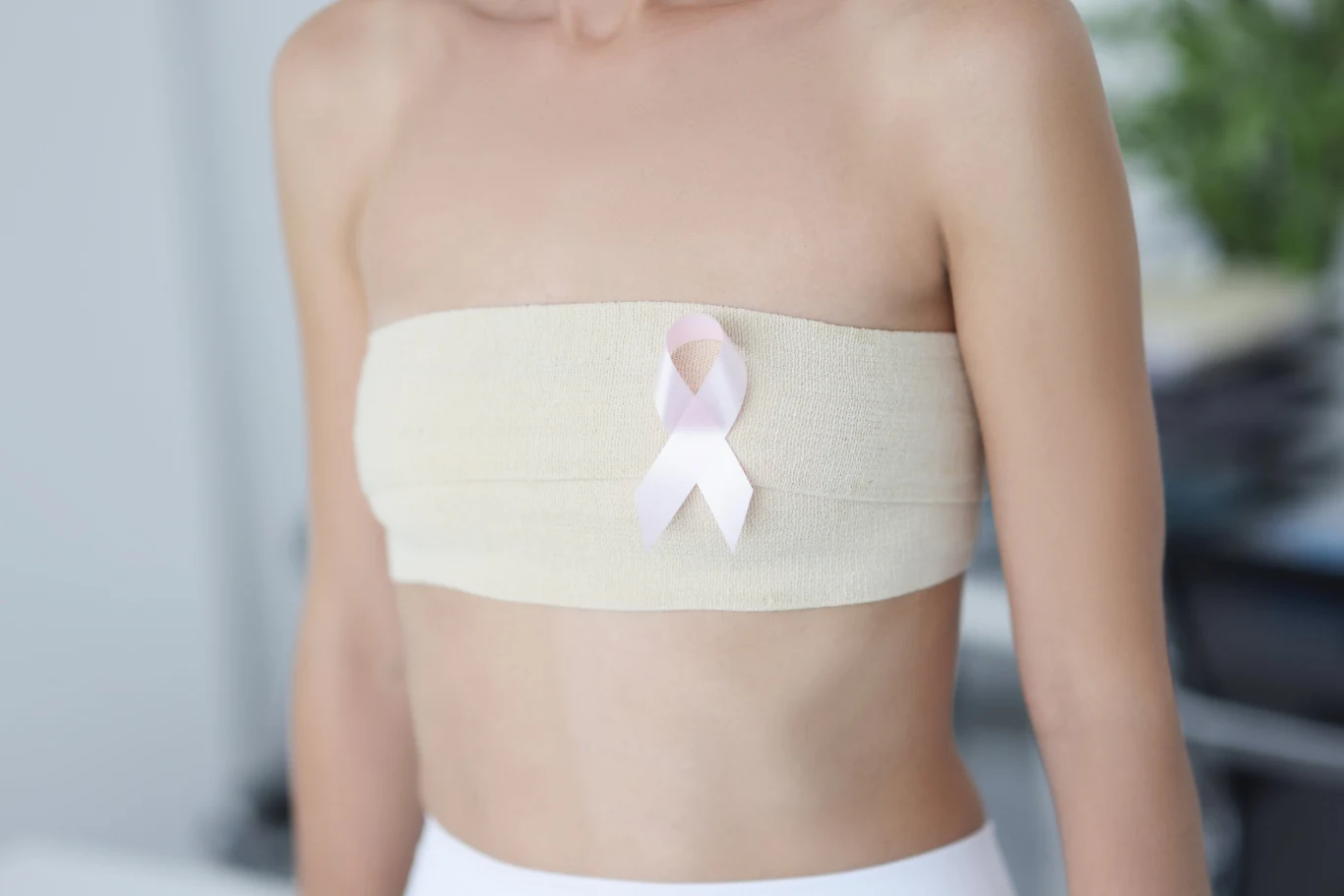 Mastektomia z jednoczesną rekonstrukcją to światowy trend. Nie wszystkie kobiety jednak mogą od razu odzyskać pierś Mastektomia z jednoczesną rekonstrukcją to światowy trend. Nie wszystkie kobiety jednak mogą od razu odzyskać pierś