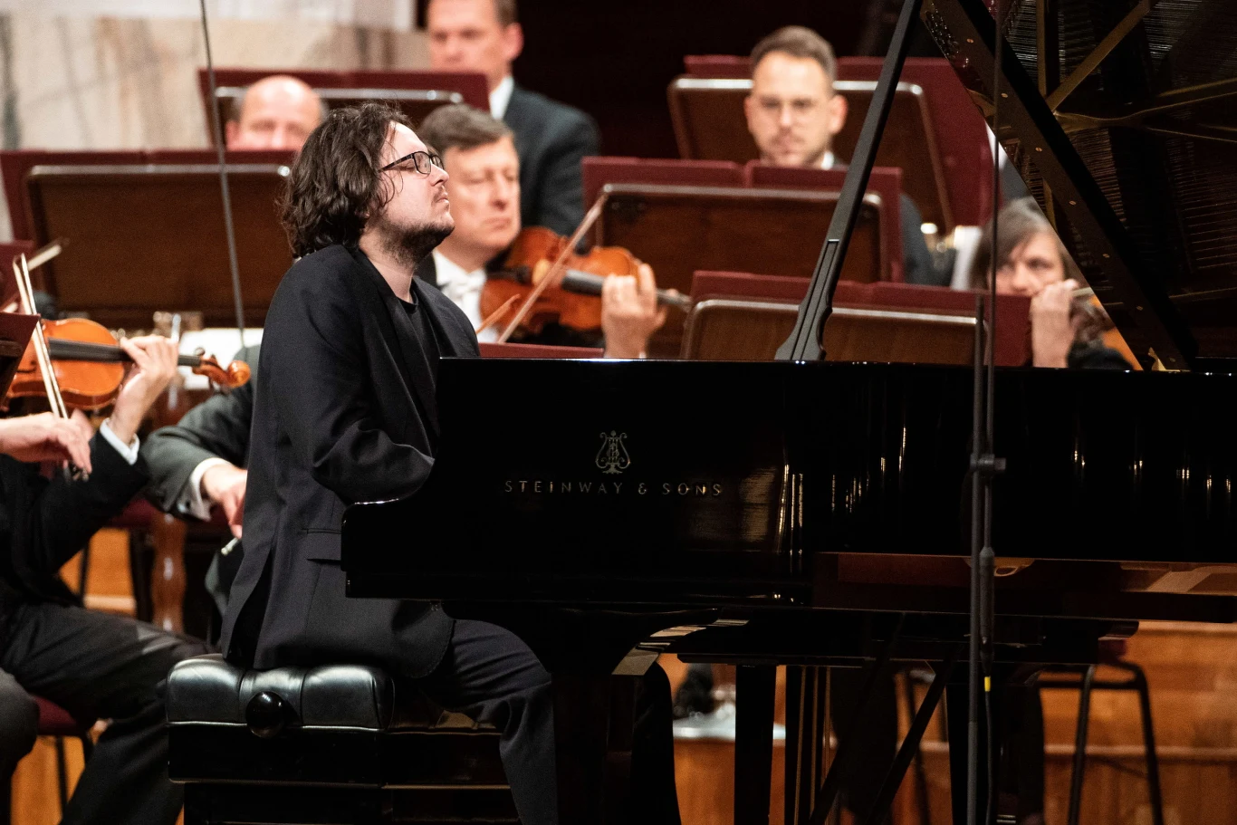 Jakub Kuszlik podczas finału XVIII Konkursu Chopinowskiego w sali koncertowej Filharmonii Narodowej w Warszawie (20.10.2021)