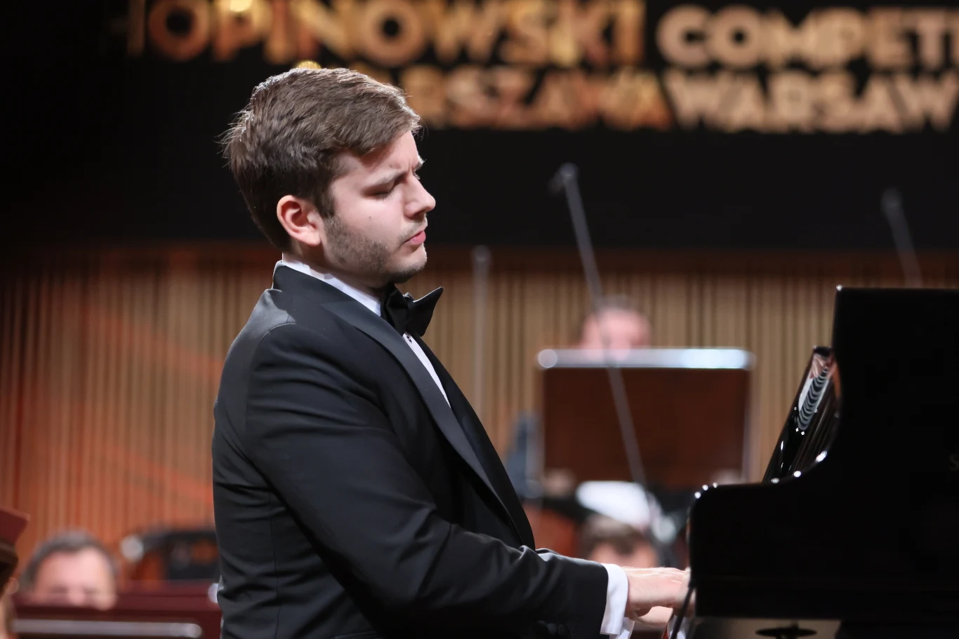 Kamil Pacholec podczas koncertu w ramach finału XVIII Konkursu Chopinowskiego w sali koncertowej Filharmonii Narodowej w Warszawie (18.10.2021)