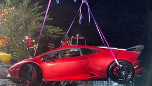 Wjechał Lamborghini Huracan do jeziora. Pomylił pedały?