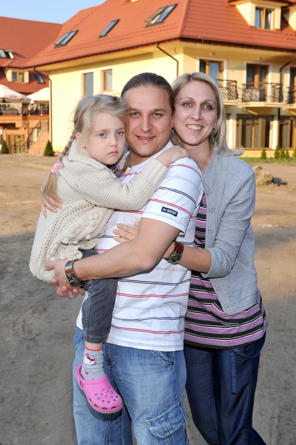 Katarzyna Kułaczewska i Paweł Golec z córką Katarzyna Kułaczewska i Paweł Golec z córką