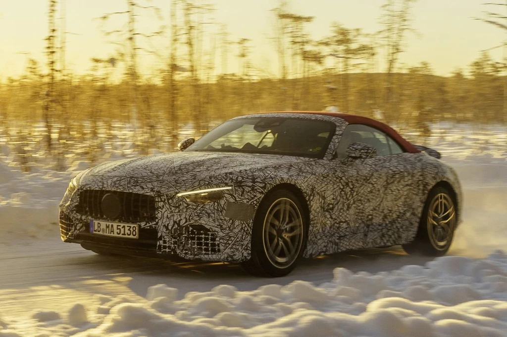 Mercedes-AMG SL podczas zimowych testów w Szwecji