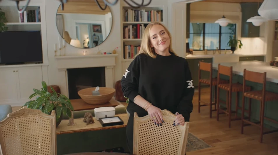 Adele pokazuje swoją willę fot. Youtube (https://youtu.be/544DTGHIBM0) Adele pokazuje swoją willę fot. Youtube (https://youtu.be/544DTGHIBM0)