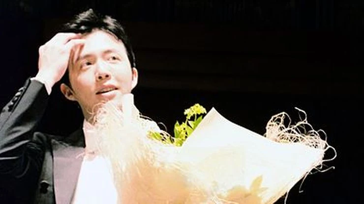 Chiński pianista Li Yundi został zatrzymany w Pekinie za korzystanie z usług prostytutki Chiński pianista Li Yundi został zatrzymany w Pekinie za korzystanie z usług prostytutki