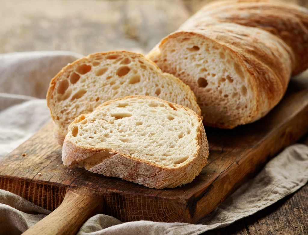 Chleb najlepiej przechowywać w lnianym woreczku
