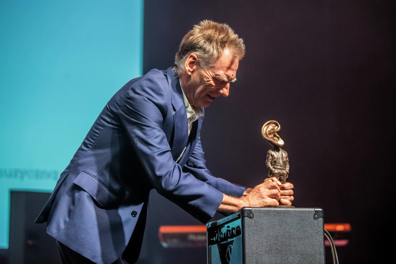 Tomasz Lipiński w 1994 roku nagrał pierwszy album solowy "Nie pytaj mnie". Druga solowa płyta - "To, czego pragniesz" - ukazała się 21 lat później.