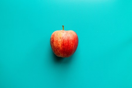 Żabka oferuje jabłka w gratisie! Jakie są warunki nowej akcji promocyjnej?