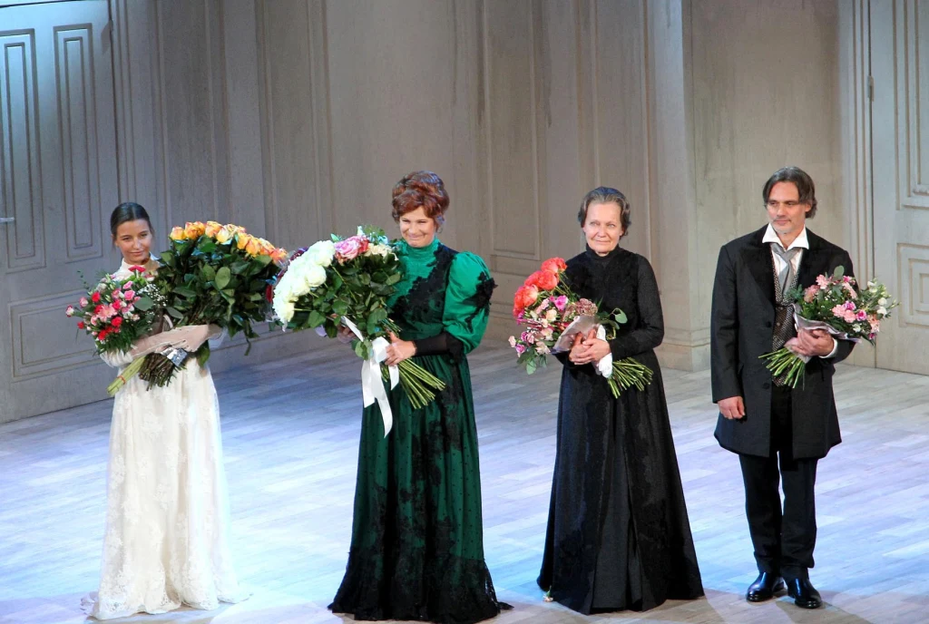 Julia Wieniawa w "Domu lalki. Część 2" Julia Wieniawa w "Domu lalki. Część 2"