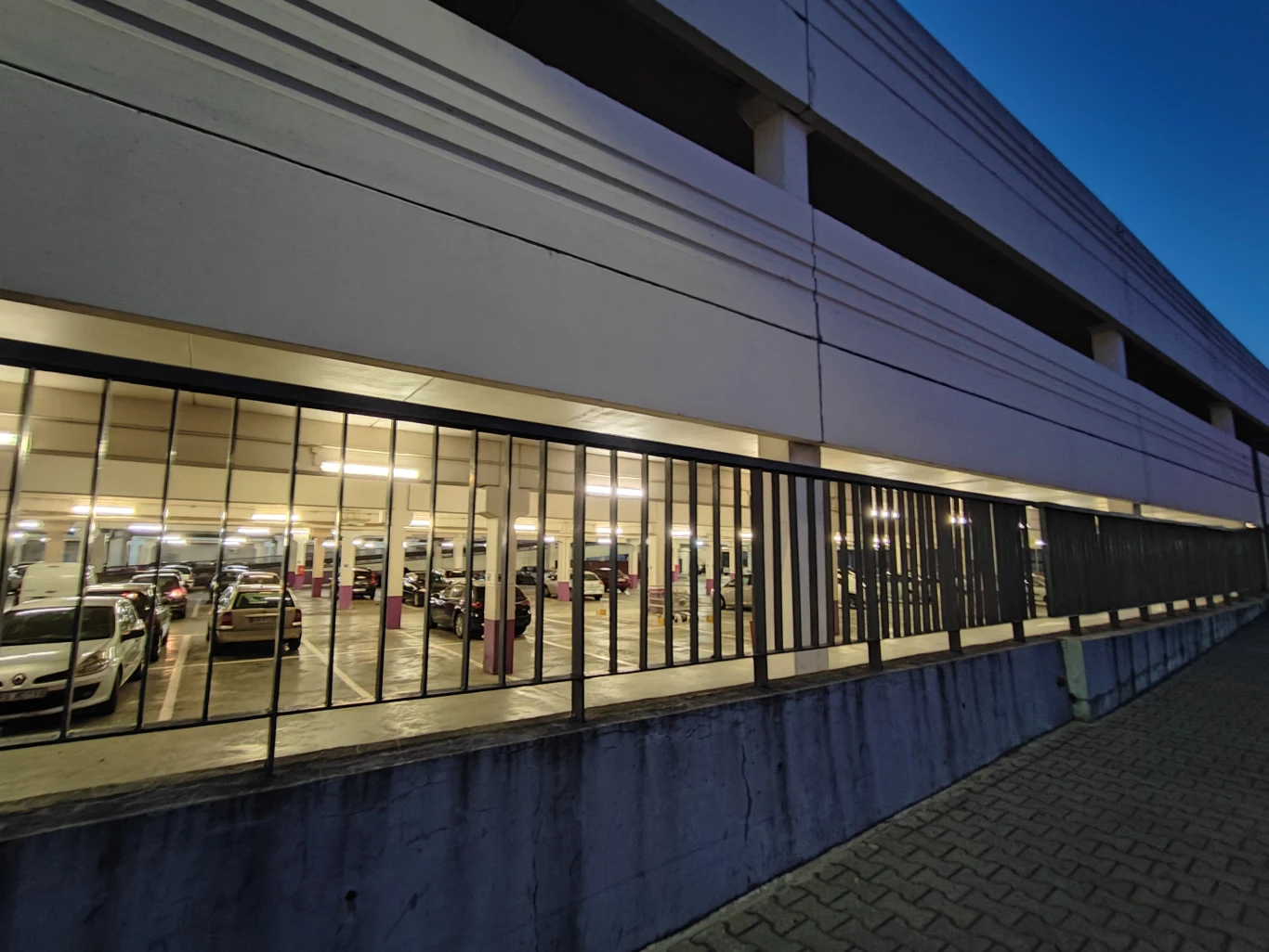 Xiaomi 11T Pro - zdjęcie wykonane obiektywem szerokokątnym (tryb nocny)