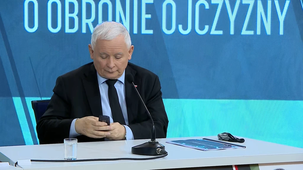 Prezes Jarosław Kaczyński używa Nokii 3310 z 2017 roku