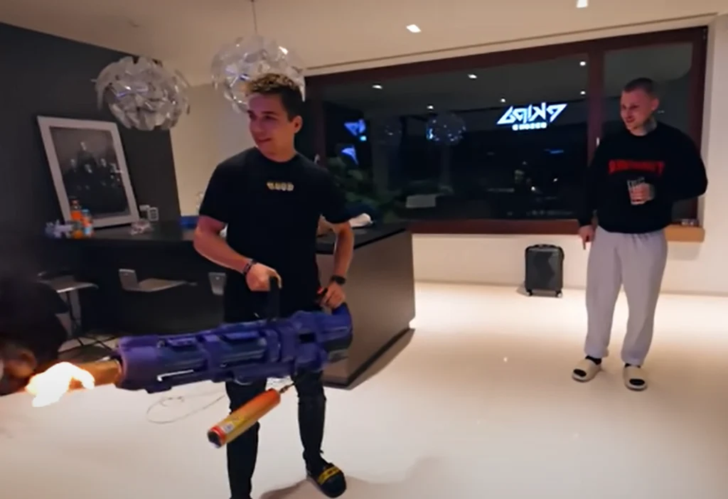 Ekipa Friza na Youtube bawiła się miotaczem ognia Ekipa Friza na Youtube bawiła się miotaczem ognia