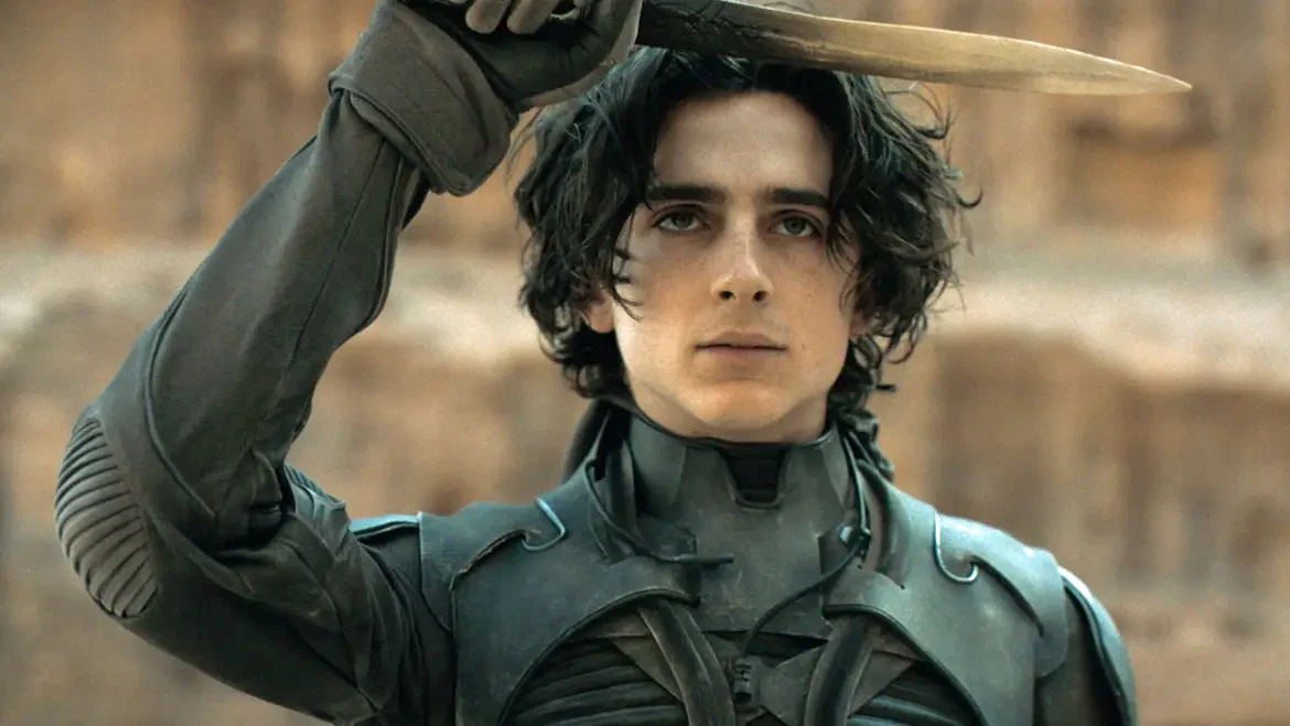 Timothée Chalamet w scenie z filmu "Diuna"