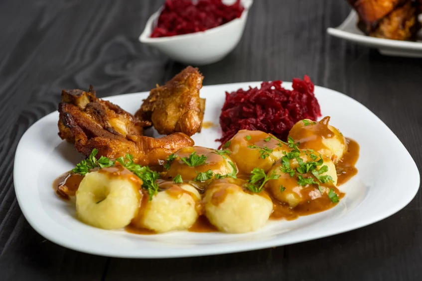 Kluski śląskie to danie, które znane jest także w całej Polsce