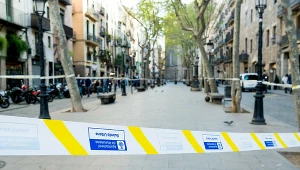 Władze Hiszpanii zakazywały mieszkańcom opuszczania domów, przez co ulice tamtejszych miast pustoszały