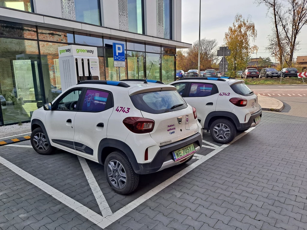 W Krakowie znalezienie wolnej, nie zablokowanej przez auta Traficara ładowarki to duża sztuka