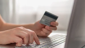  Polacy są coraz bardziej otwarci na nowe rozwiązania, co w przyszłości zaowocować może wyparciem gotówki