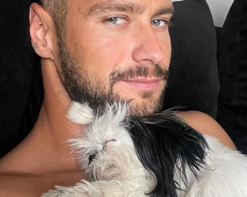 Mikołaj Jędruszczak z psem Oreo, fot. mikolaj_jedruszczak_o Mikołaj Jędruszczak z psem Oreo, fot. mikolaj_jedruszczak_o