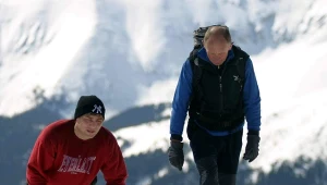 Dariuszowi Michalczewskiemu (z lewej) niełatwo było dotrzymać kroku Maciejowi Mojżyszkowi. Grudzień 2004 rok, Zakopane.
