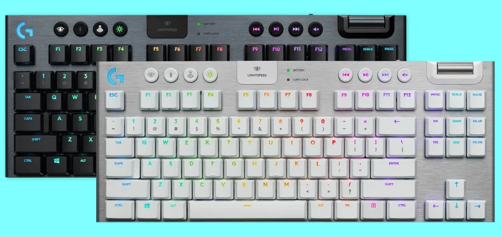 Konstrukcja pozbawiona klawiszy numerycznych zdecydowanie trafiła w gust profesjonalnych graczy i coraz więcej z nich sięga właśnie po takie rozwiązania. Kolejną popularną wśród nich klawiaturą TKL jest G915. W przeciwieństwie do PRO X posiada przełączniki o niskim profilu, a całość ma zaledwie 22 mm grubości. Na G915TKL grają electronic i s1mple z NAVI oraz Spinx i hades z ENCE.