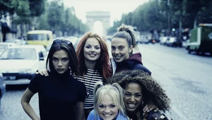 Spice Girls w 1996 r. - od lewej: Victoria Beckham (Posh Spice), Geri Halliwell (Ginger Spice), Emma Bunton (Baby Spice), Melanie Chisholm (Sporty Spice) i Melanie Brown (Scary Spice)