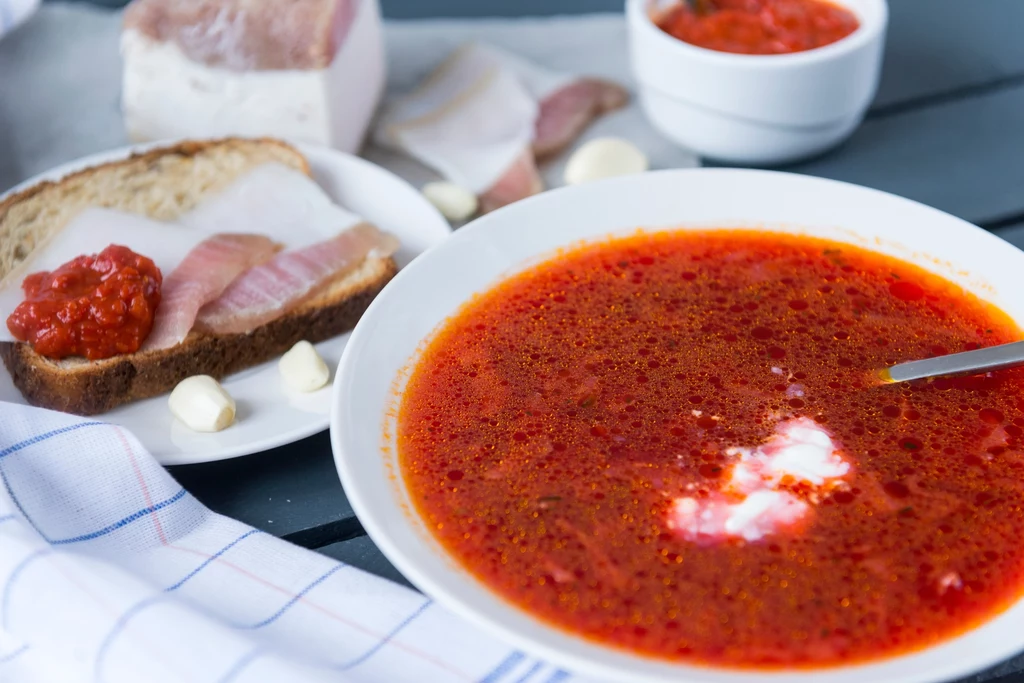 Zabielane zupy są w naszej kuchni bardzo popularne. Niestety, często śmietana się warzy
