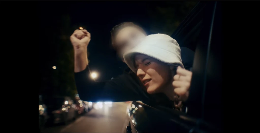 Screenshot z Sanah "Kolońska i szlugi" Screenshot z Sanah "Kolońska i szlugi"