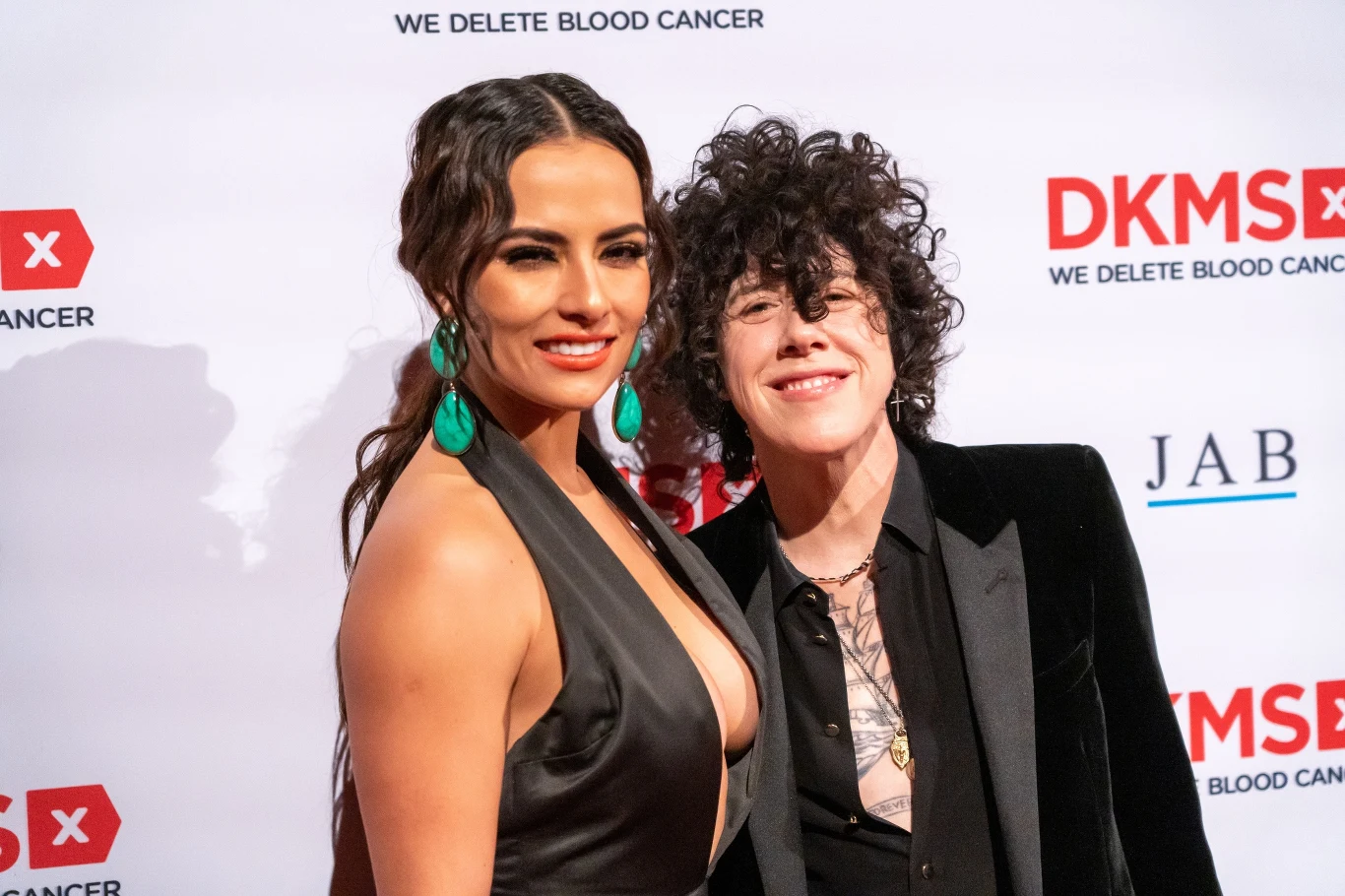 LP, czyli Laura Pergolizzi, to wokalistka i autorka piosenek. Na swoim koncie ma takie przeboje jak: "Lost On You", "One Last Time", "When We're High" i "Tightrope". LP, czyli Laura Pergolizzi, to wokalistka i autorka piosenek. Na swoim koncie ma takie przeboje jak: "Lost On You", "One Last Time", "When We're High" i "Tightrope".