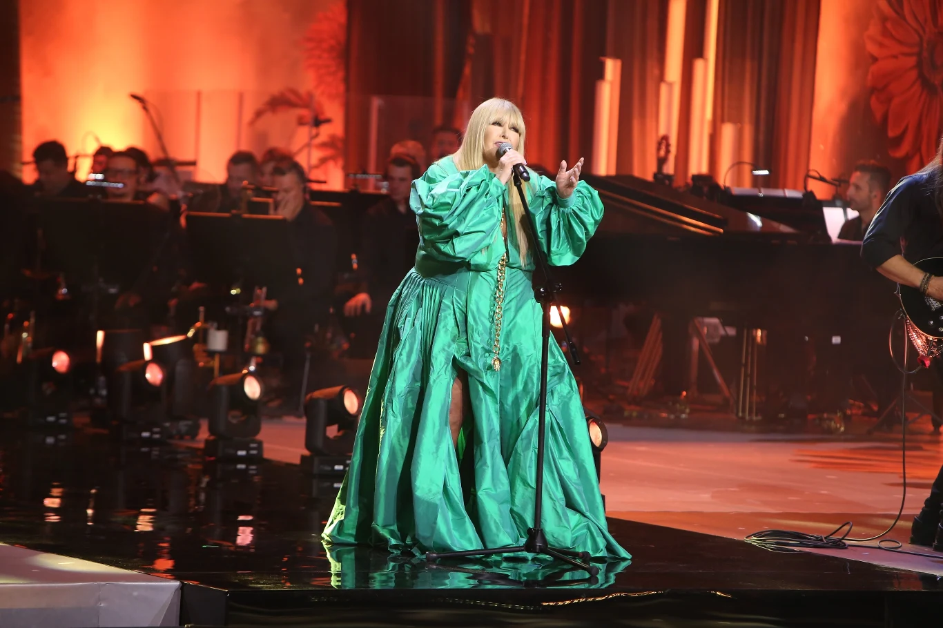 Na scenie legenda polskiej piosenki - Maryla Rodowicz.