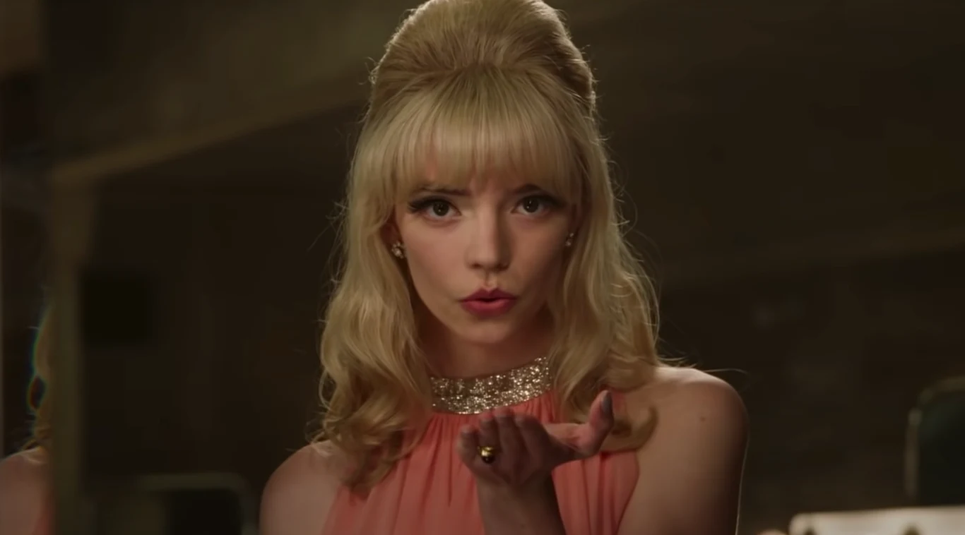 Anya Taylor-Joy w scenie z "Ostatniej nocy w Soho". Anya Taylor-Joy w scenie z "Ostatniej nocy w Soho".