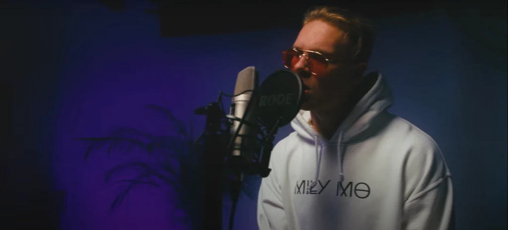 Miły mo w klipie "Hakuna Matata" Miły mo w klipie "Hakuna Matata"