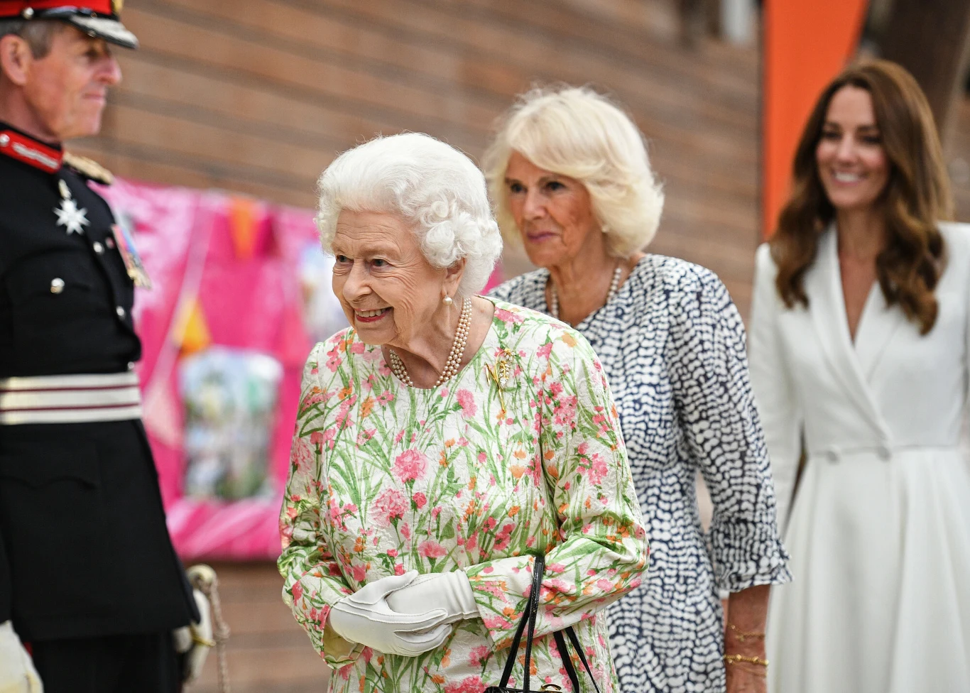 Księżna Camilla od lat pomaga królowej Elżbiecie II Księżna Camilla od lat pomaga królowej Elżbiecie II