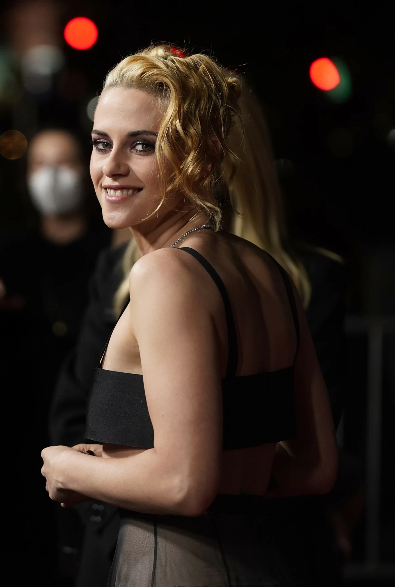 Kristen Stewart tym razem postanowiła odsłonić plecy 