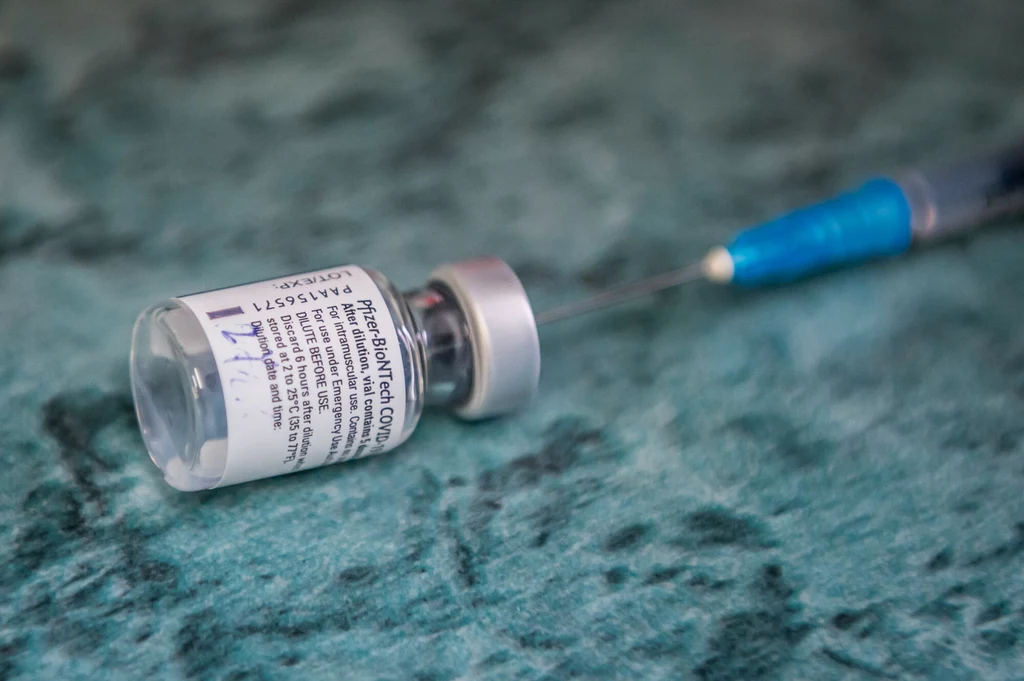 Pfizer podwyższa prognozę zysków. Zarobi miliardy dolarów