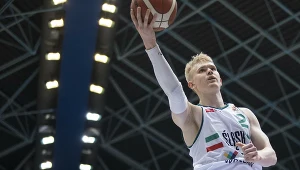 Łukasz Kolenda (przy piłce)