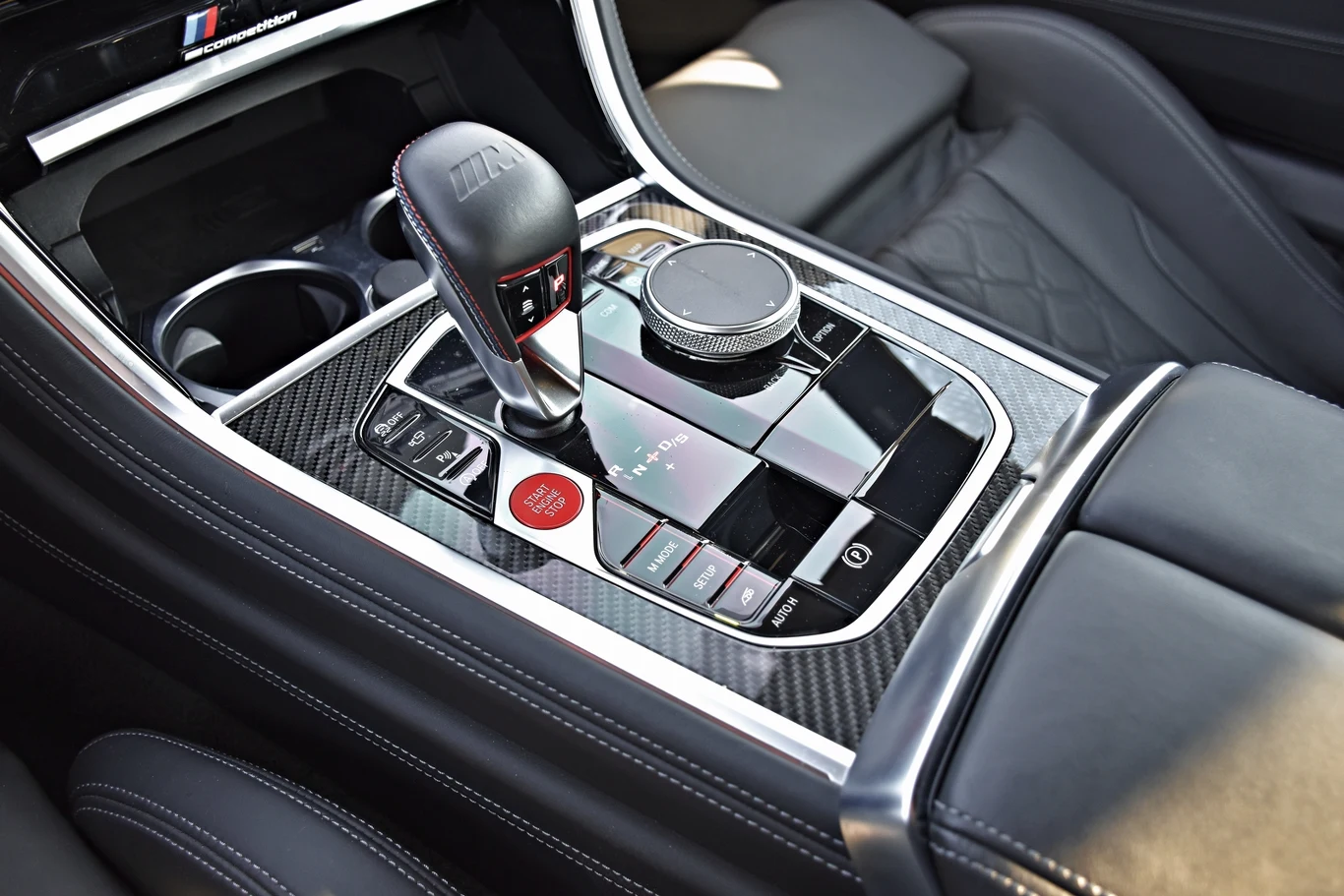BMW M8 competition. Zdjęcia 