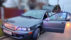 Pijanego kierowcę obudzili policjanci