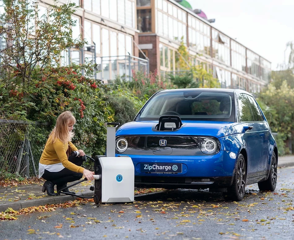 ZipCharge prezentuje przenośną ładowarkę do samochodów elektrycznych - ZipCharge 