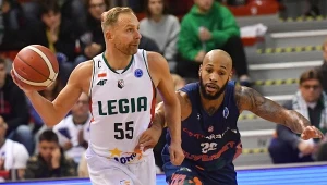 Koszykarz Legii Warszawa Łukasz Koszarek (L) i Garlon Green (P) z CSM CSU Oradea