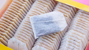 Herbata w torebkach może być szkodliwa dla zdrowia. Wykryto miliardy cząstek plastiku