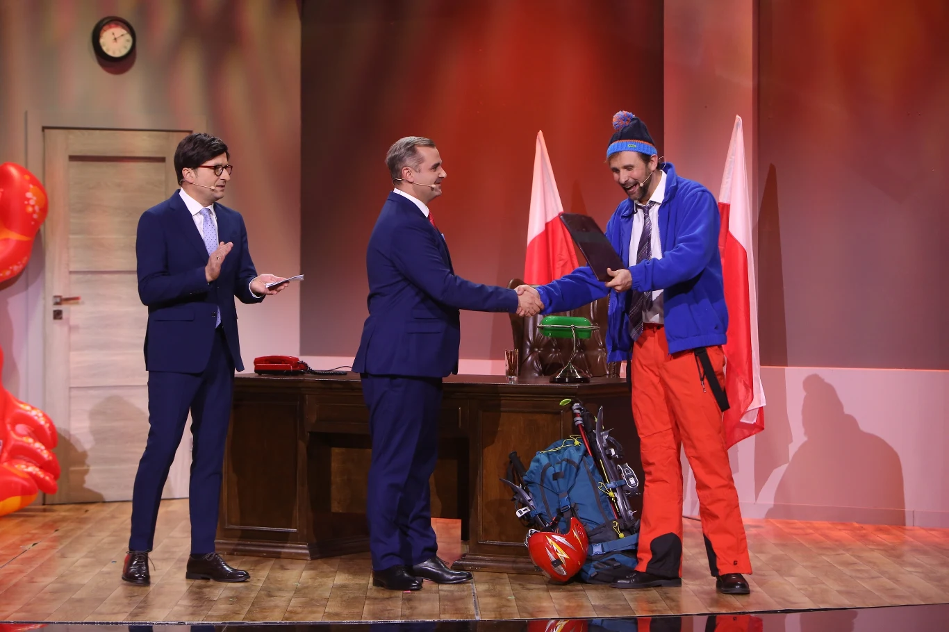 W skeczu "Z Andrzejem na nartach" Prezydenta odwiedzi stary przyjaciel