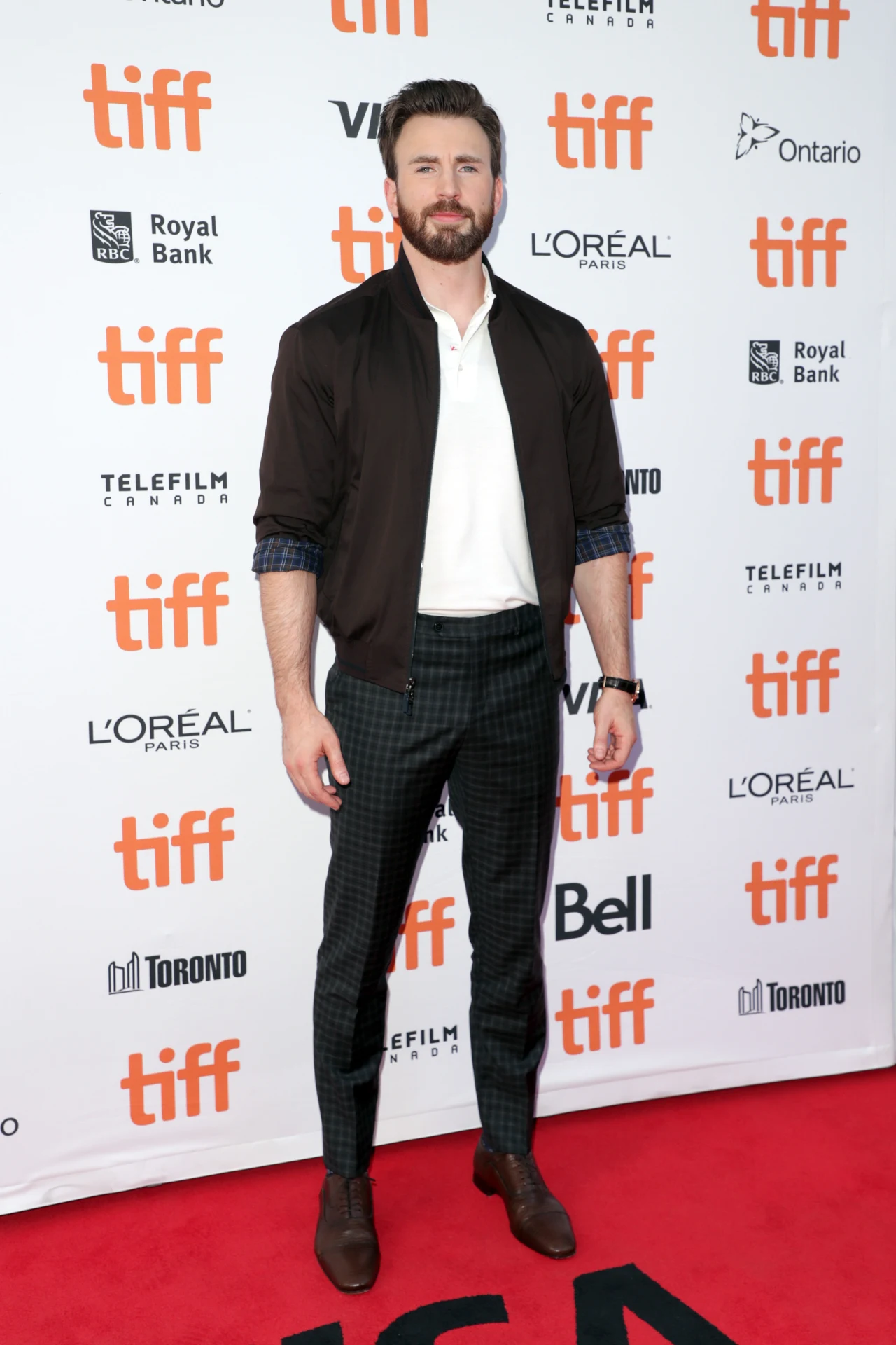 Chris Evans najseksowniejszym mężczyzną 2021 roku według magazynu "People" Chris Evans najseksowniejszym mężczyzną 2021 roku według magazynu "People"