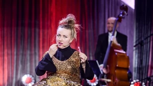 Agnieszka Litwin z Kabaretu Jurki na scenie