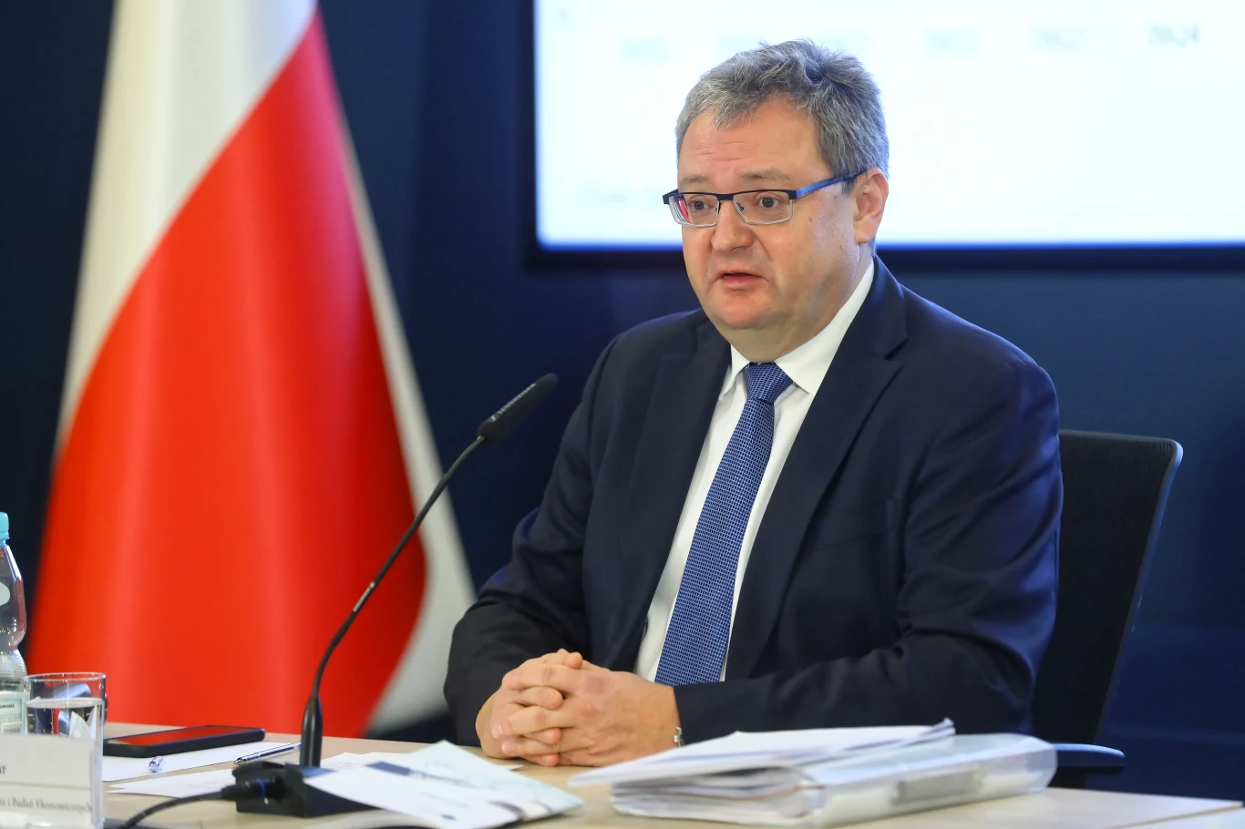 Dyrektor Departamentu Analiz i Badań Ekonomicznych NBP Piotr Szpunar podczas konferencji i prezentacji "Raportu o inflacji - listopad 2021"