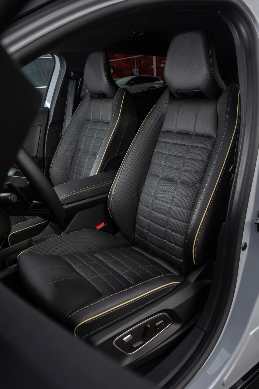 Renault Megane E-Tech. Zdjęcia 