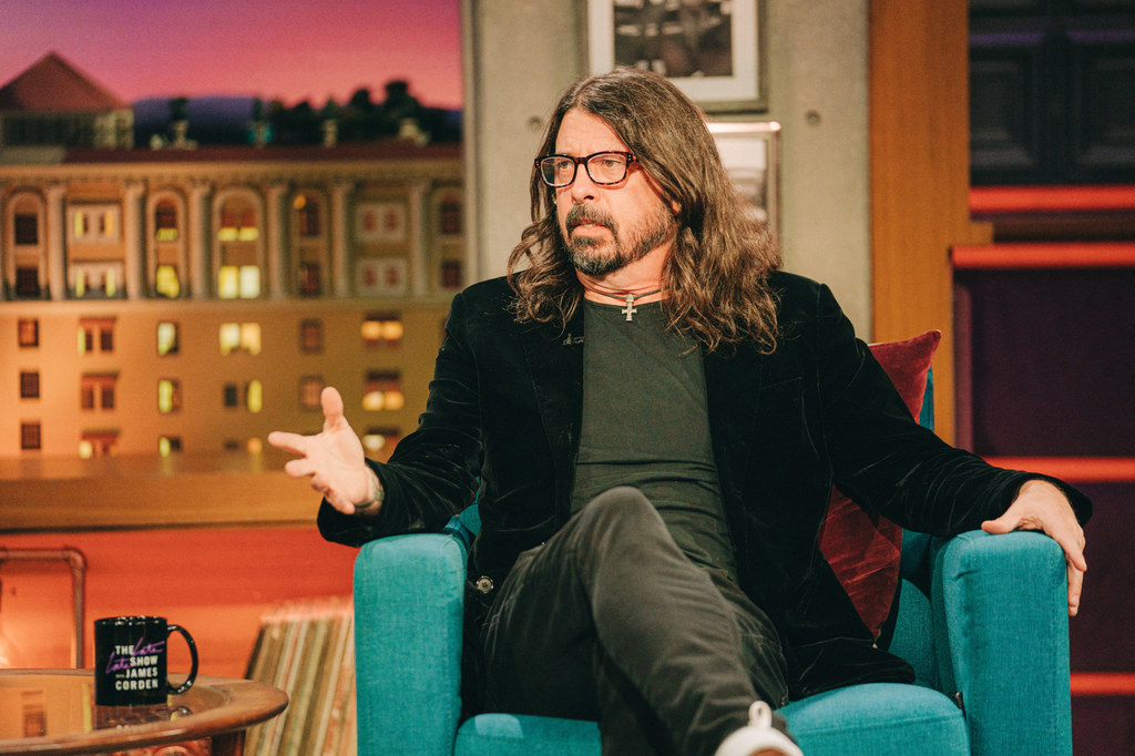 Dave Grohl jest wokalistą i liderem grupy Foo Fighters