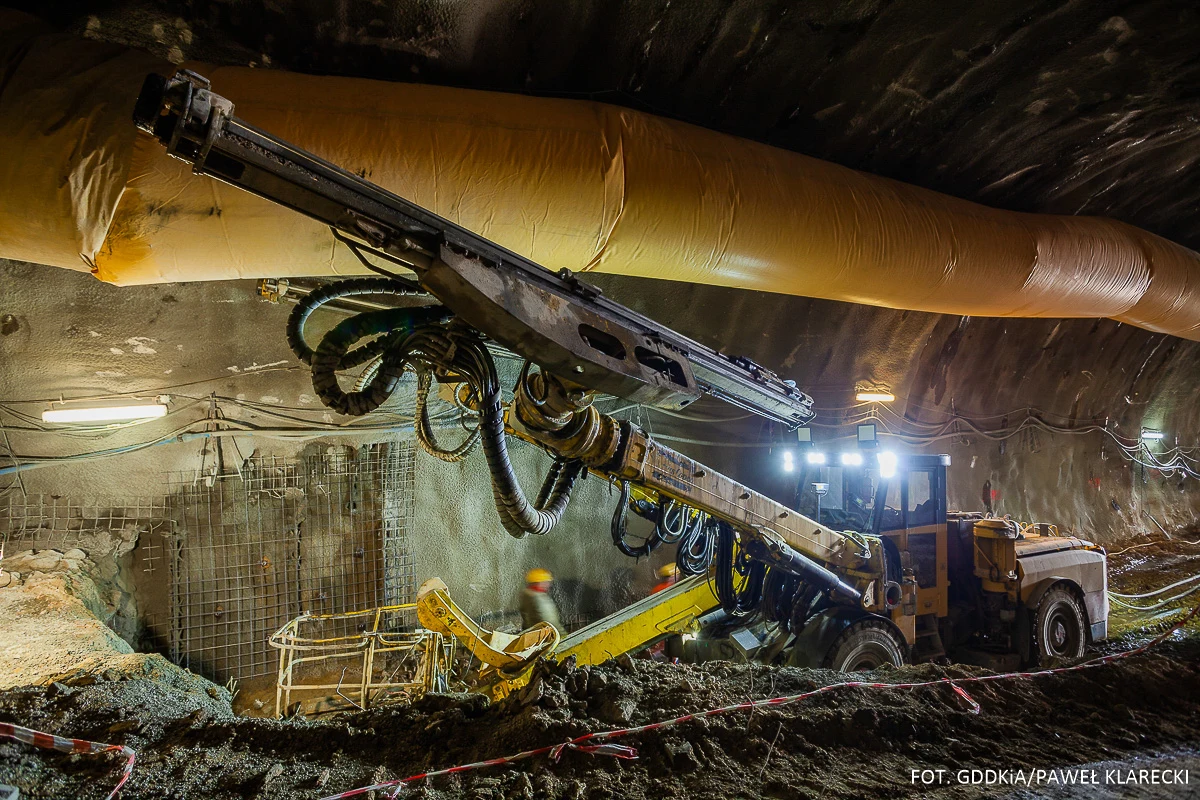 Budowa tunelu na drodze S1