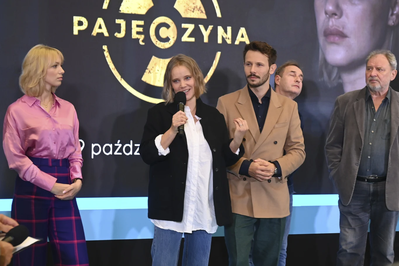 Joanna Kulig, Mateusz Banasiuk, Anna Kraszewska podczas promocji serialu "Pajęczyna" 
